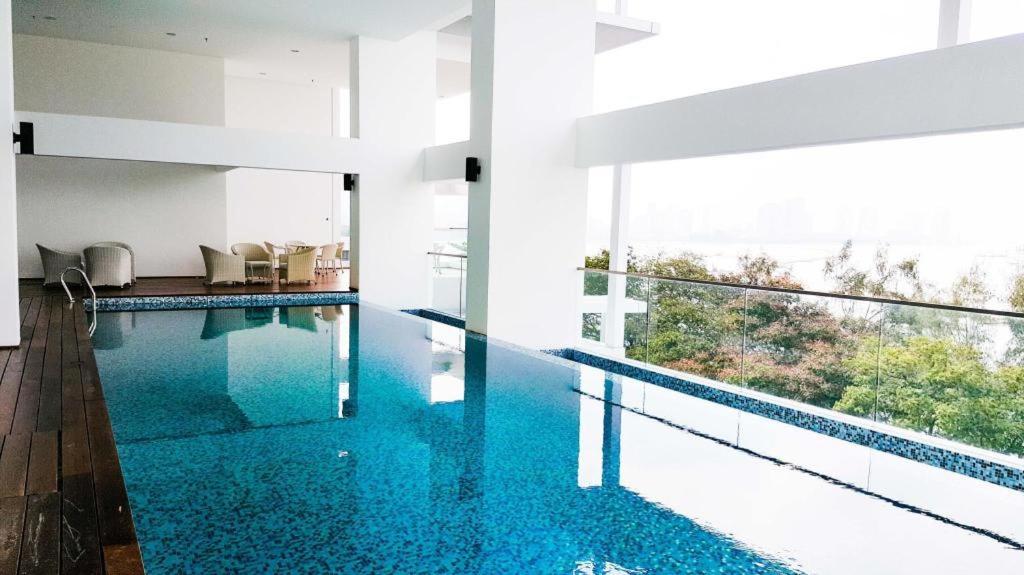 Sunrise Gurney Premium Executive City/Seafront Suite - Penang George Town Exteriör bild
