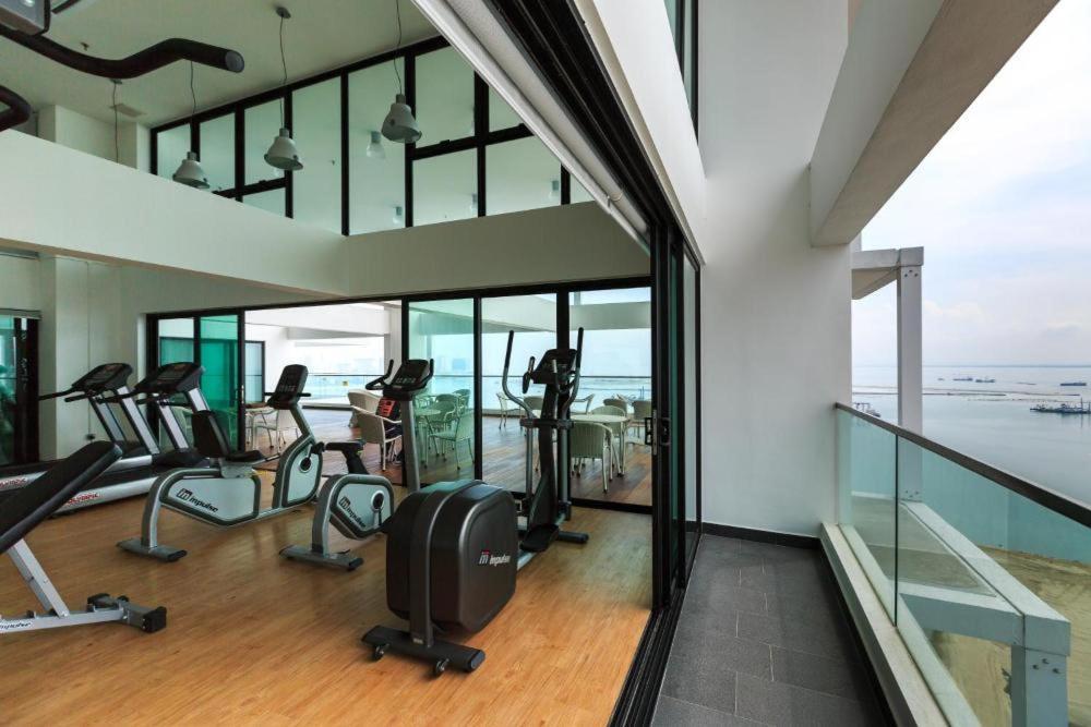 Sunrise Gurney Premium Executive City/Seafront Suite - Penang George Town Exteriör bild