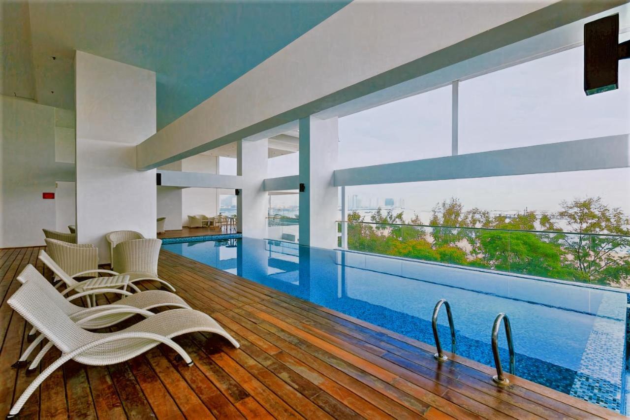 Sunrise Gurney Premium Executive City/Seafront Suite - Penang George Town Exteriör bild