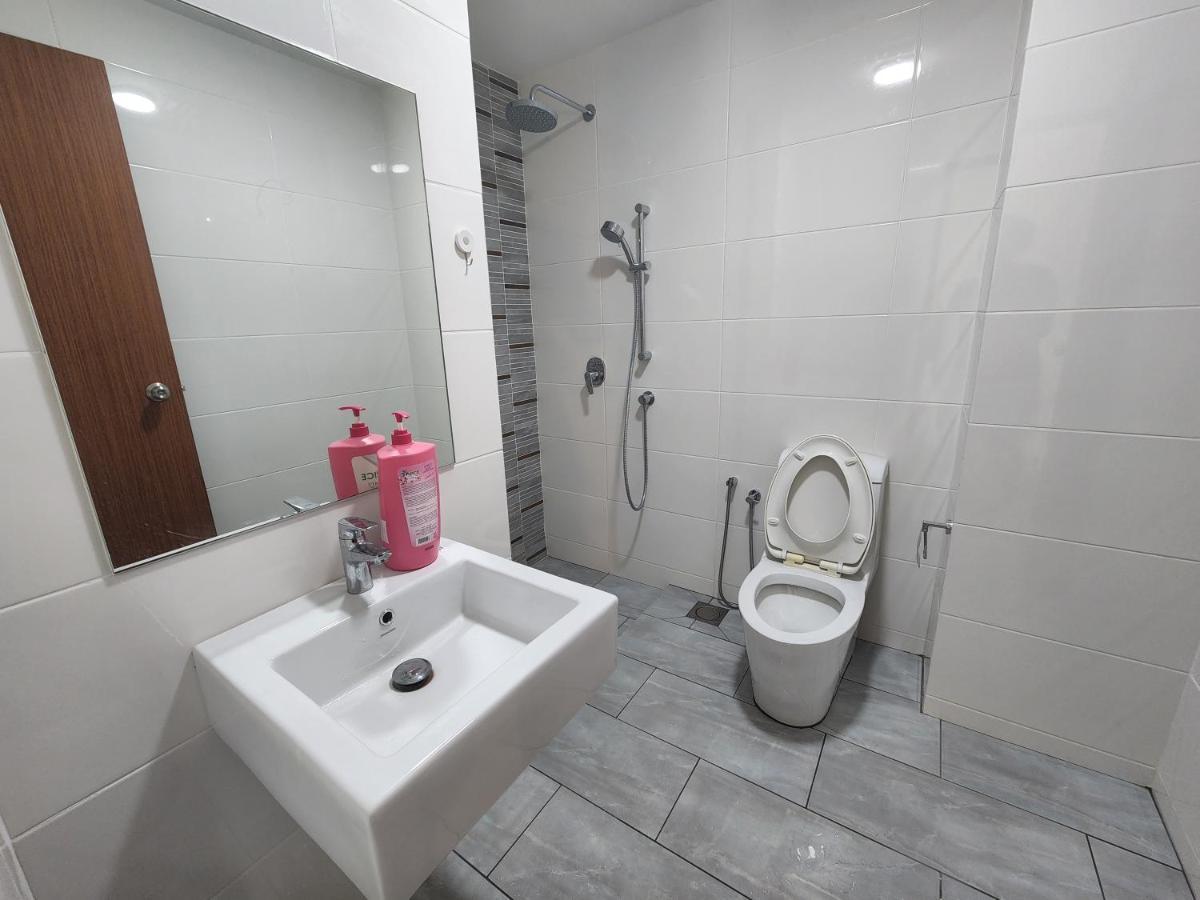 Sunrise Gurney Premium Executive City/Seafront Suite - Penang George Town Exteriör bild